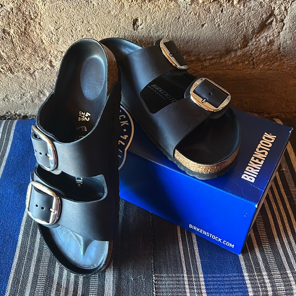NIB Birkenstock Big Buckle sandal in black leather size 42